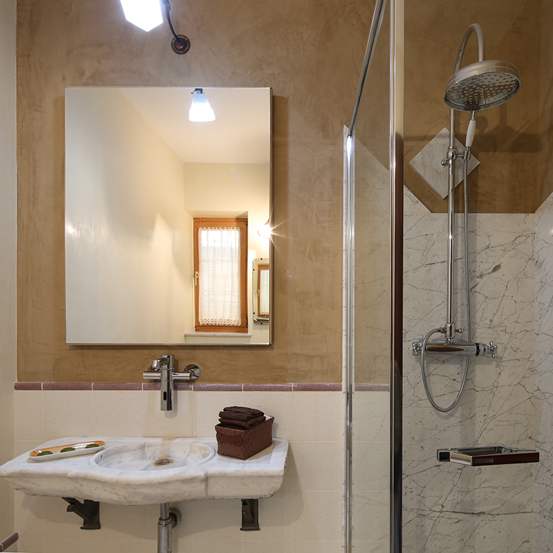 Termoarredo bagno con specchio